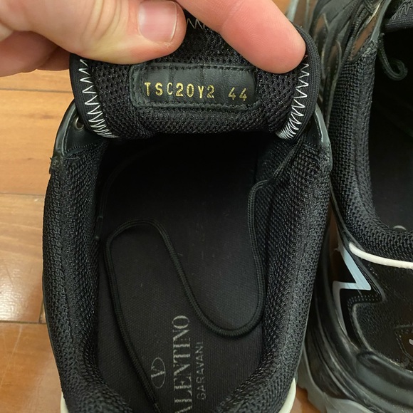 Authentic Valentino Sneakers - Picture 5 of 6